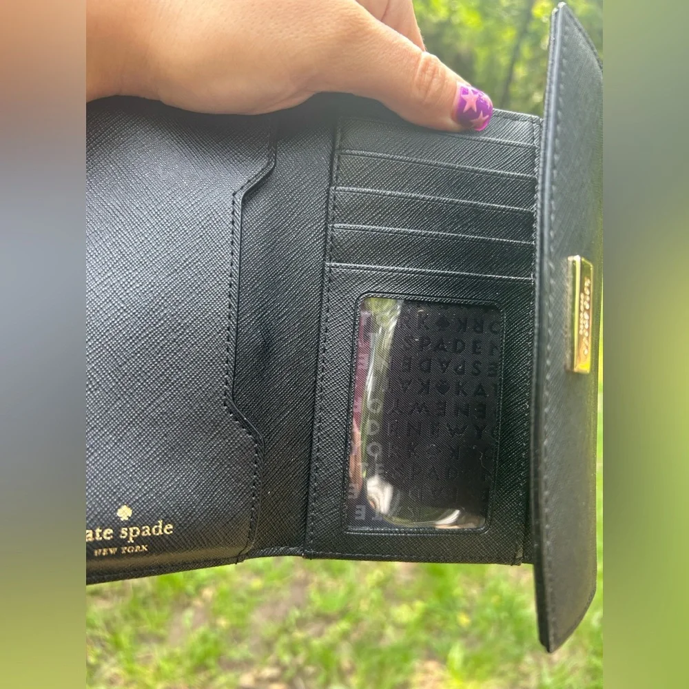 Kate Spade Laurel Way Saffiano Leather iPhone Wristlet in Black